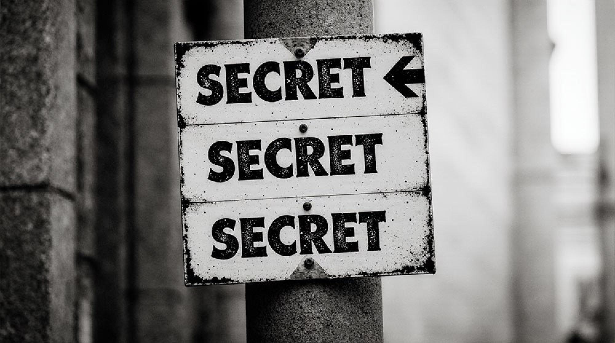 Rebus picture puzzle for the phrase: Top Secret